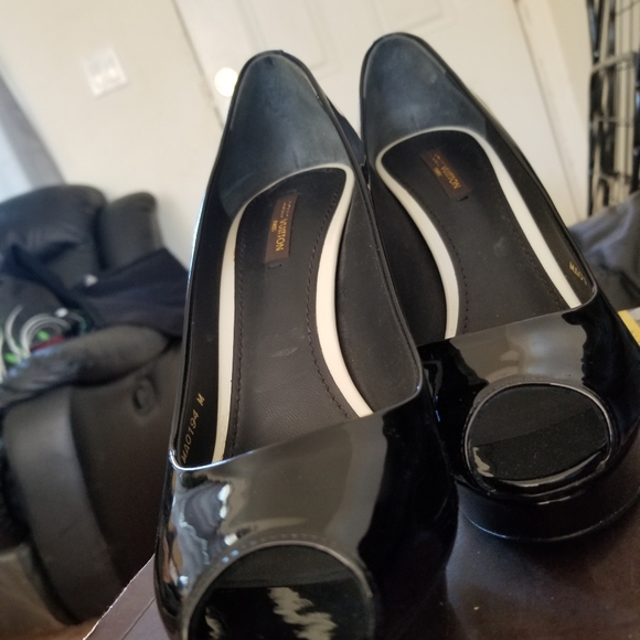 Louis Vuitton - Eyeline Open Toe Pump 8.5US Never - Picture 4 of 4